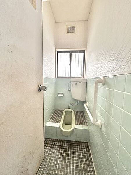 【リフォーム販売】トイレ　トイレは新品に交換する予定です。