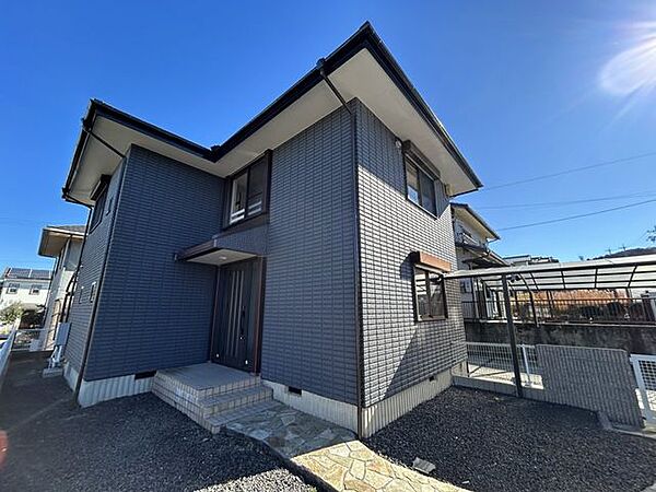 【リフォーム済】外観別角度です。外壁・屋根は塗装を行いました。弊社で塗装を行いましたので、約10年近く塗装費用をご準備いただく期間がありお財布にも優しいですよ。