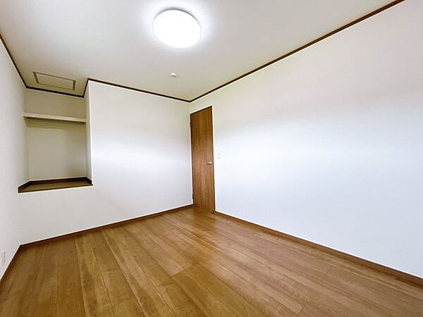 【リフォーム済】2階東側居室です。