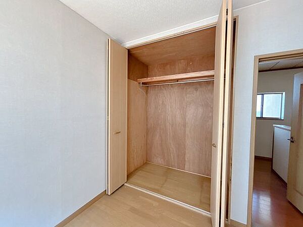 【リフォーム前写真】2階南西側6帖洋室　収納