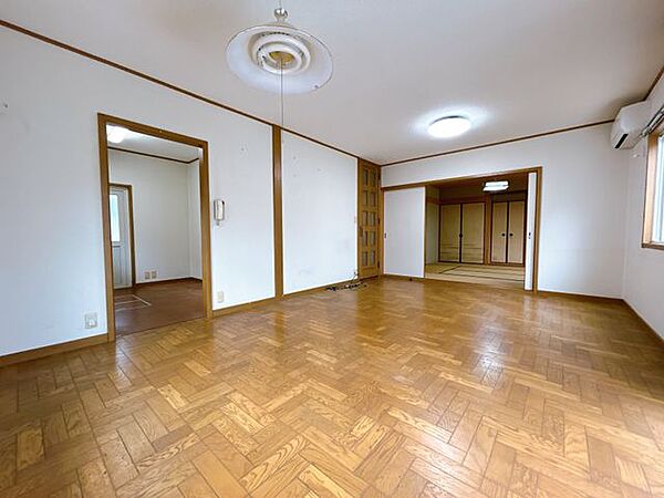 【現況販売中】1階16.5帖のLDKになります。和室続きのLDKになっております。