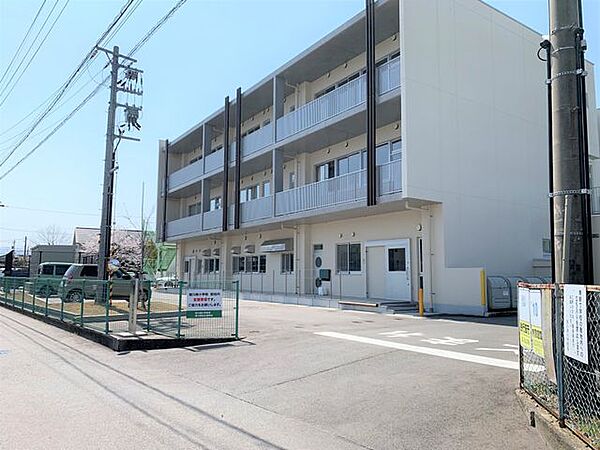 富山市立堀川南小学校まで1700m(徒歩約22分)です。