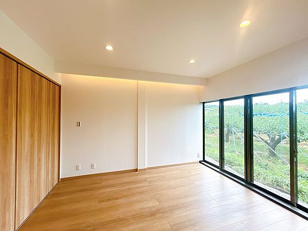 【リフォーム中】リビングには間接照明も設置しました。