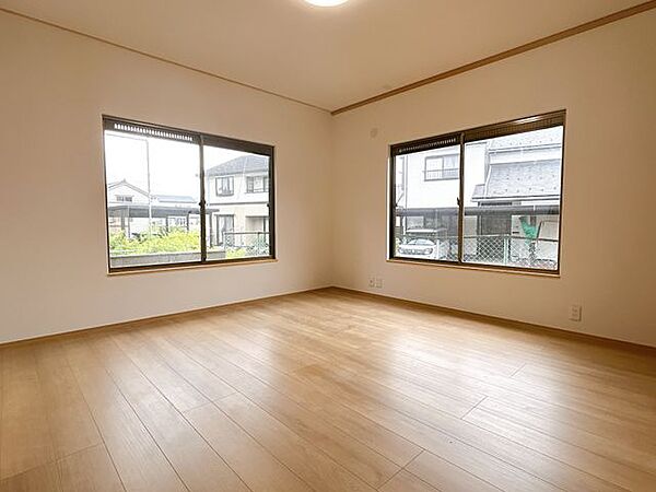 【リフォーム済】壁天井クロス張替、床フローリング張、照明LED交換を行いました。