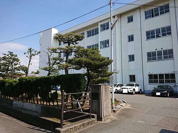 堀川中学校まで約3300ｍ