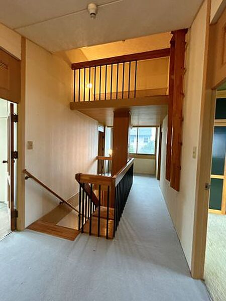 【リフォーム中】床フローリング新規張り、壁天井クロス張替、照明交換、建具扉交換を実施します。