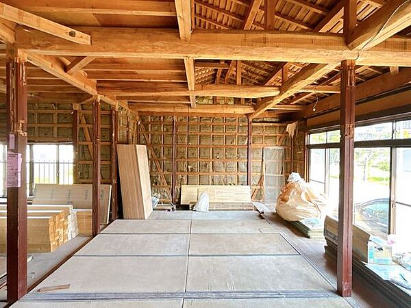 【リフォーム中】和室全体を約23帖のLDKに変更予定です。