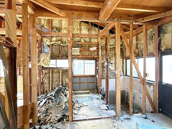 【リフォーム中】お風呂と脱衣場のお写真です。お風呂と脱衣場を拡張いたします。
