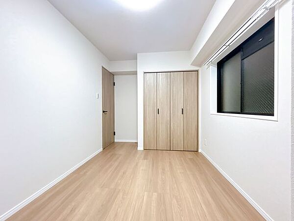 【リフォーム済】5.5帖洋室です