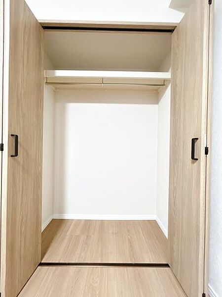 【リフォーム済】5.5帖洋室クローゼットです