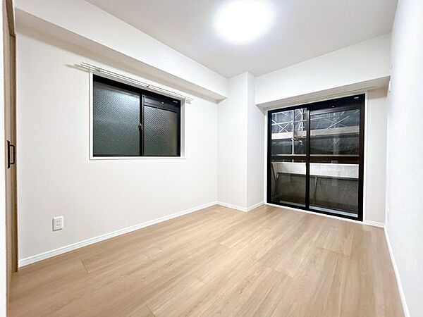 【リフォーム済】5.5帖洋室です