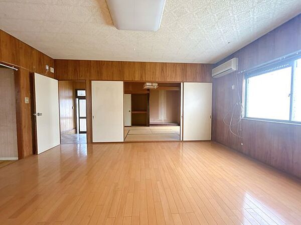 【リフォーム中】リビングは約16帖に変更予定です。クロスは張替え、フローリングの重張りを行います。