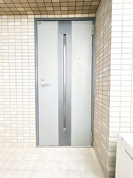 玄関ドアです