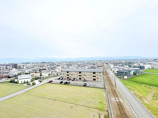 バルコニーからの眺望です。立山連峰がきれいに見えます