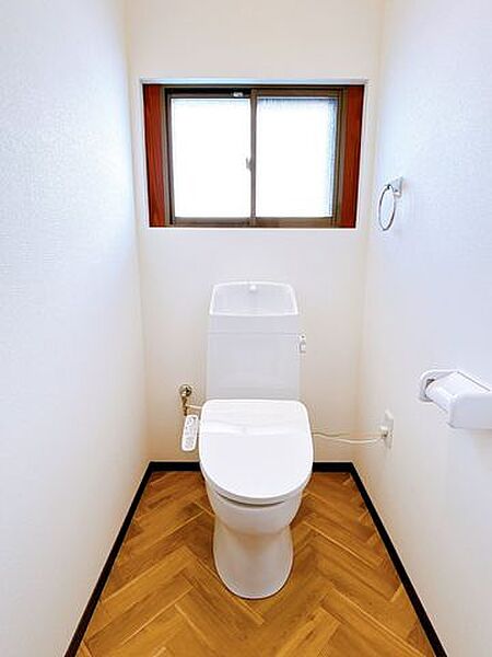 【リフォーム済】2階にもトイレが設置してあります。新品交換しました。