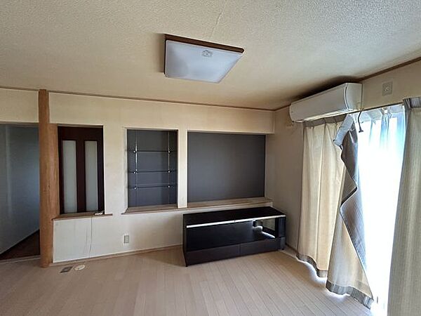 【リフォーム前写真】18帖のLDKを24帖のLDKに拡張致します。天井・壁のクロスは張り替えます。