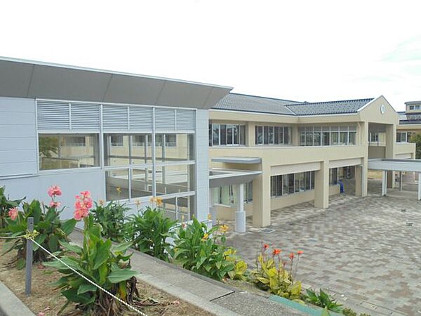 中能登町立鹿島小学校まで約1.8km（徒歩23分）です。 1800m