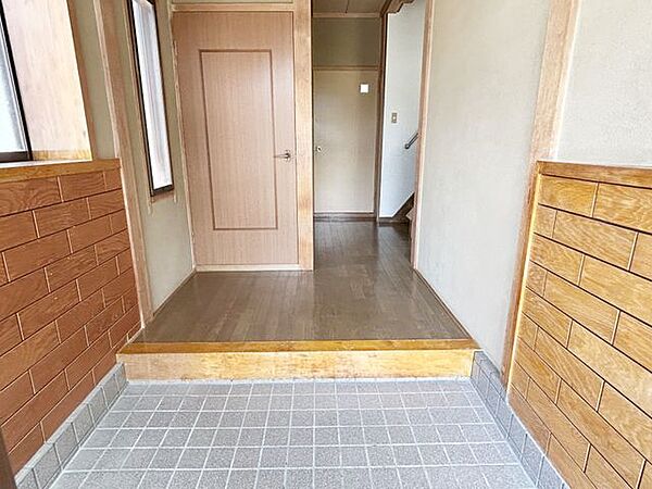 【リフォーム前】玄関にはシューズボックス新設します