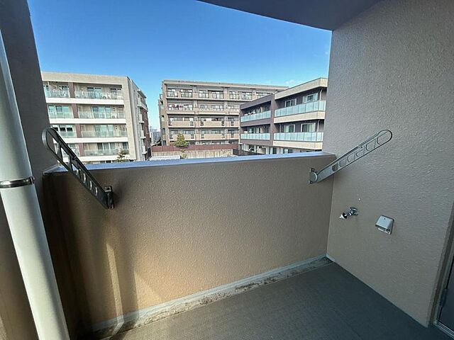 リビング/ダイニング 泉ヶ丘ガーデンヒルズJIOUZEN 2階/-