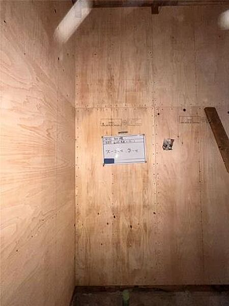 【リフォーム済】リフォーム時に耐震診断を行って、耐震補強工事を実施済みです。新耐震基準に適合しています 。