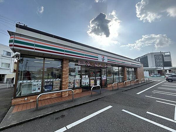 セブンイレブン金沢横川6丁目店まで460ｍ