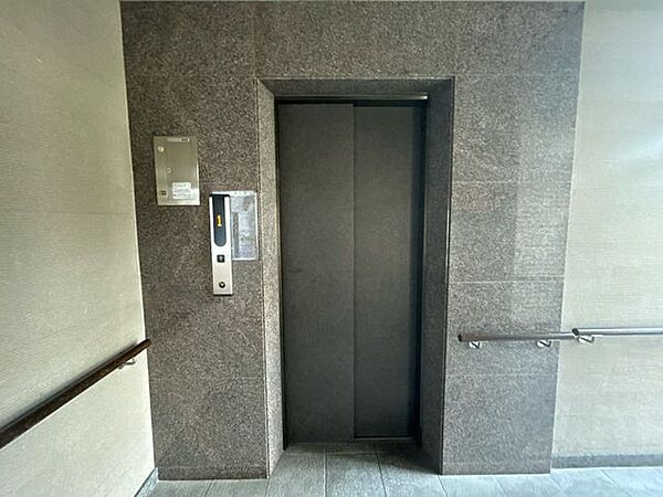 エレベーターになります