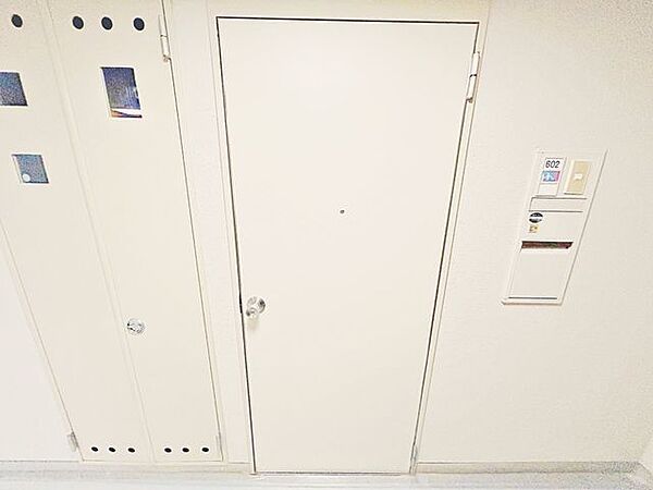 【リフォーム中】玄関ドアになります。