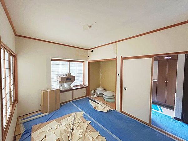 【リフォーム中】1階約6帖和室の別角度になります。