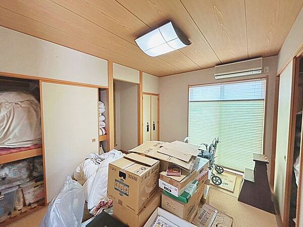 【リフォーム中】1階約6帖和室になります。畳表替え、障子張替え、襖張替え、照明交換を行います。