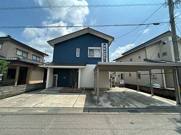 【リフォーム中】外観の別角度になります。外壁塗装を行います。