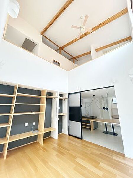 【リフォーム中】1階LDK横の洋室です。