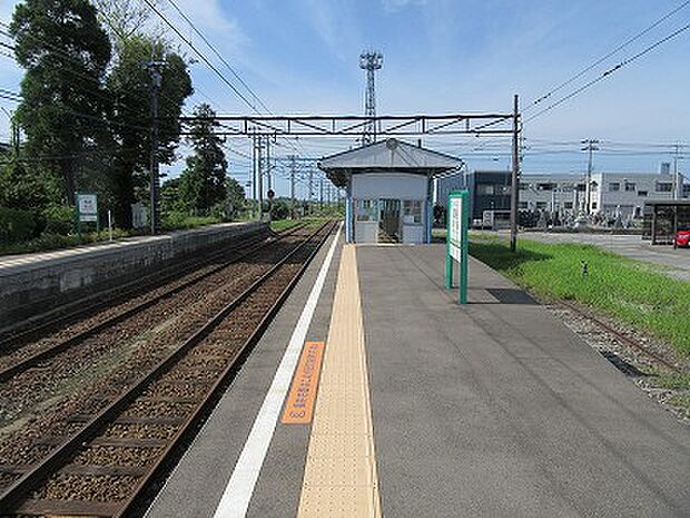 西田ゆりの里駅まで550ｍです。