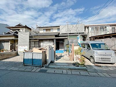 外観：【住宅ローン減税対象】価格には消費税、リフォーム費用を含みます。リフォーム中でもご案内可能。内覧希望の方はお電話ください。