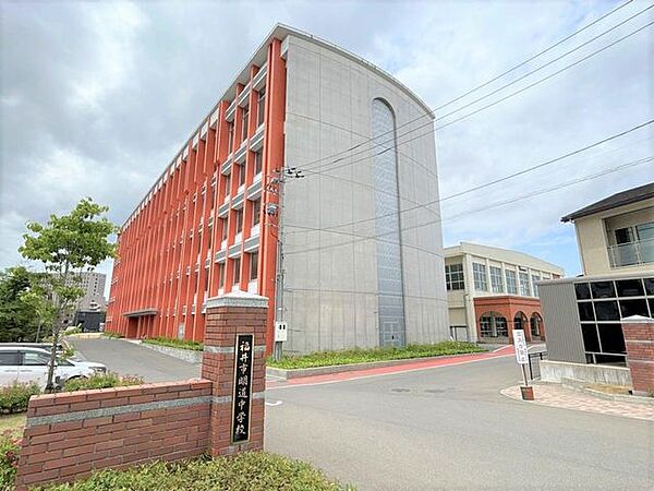 ファミリーマート福井大宮2丁目店 明道中学校まで500m（徒歩約7分） 520m