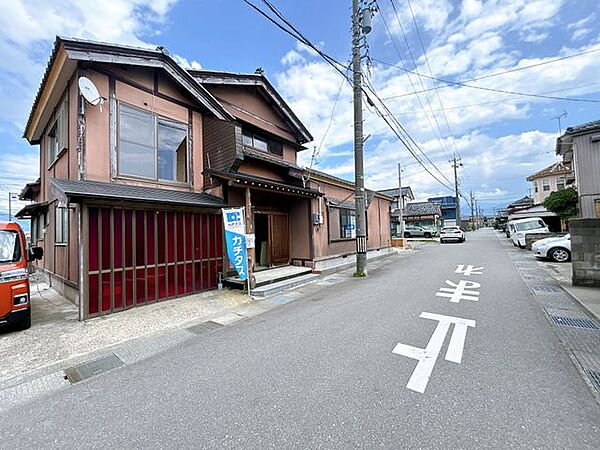 【リフォーム中】外観別角度の様子です。外壁塗装を行います。