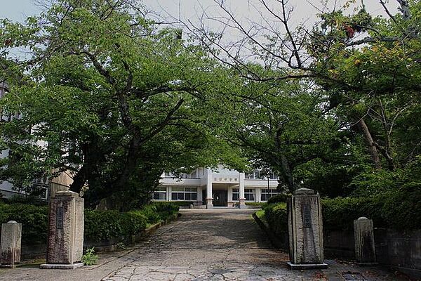 【近隣写真】坂井市三国中学校まで約4300ｍ。
