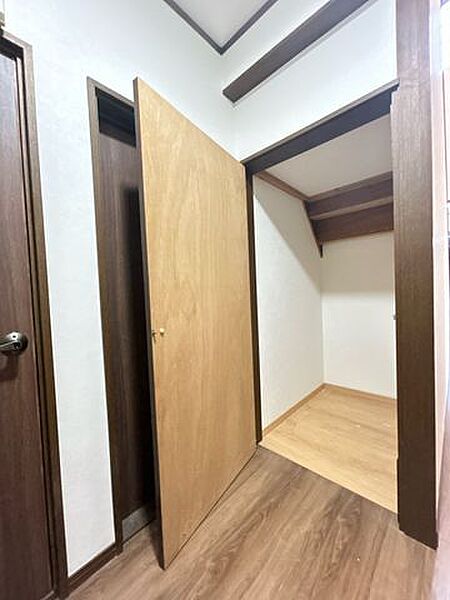 【リフォーム済】1階階段下収納です。