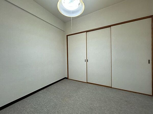 【期間限定現況販売】シンプルで使いやすい洋室。寝室や子供部屋、書斎など多用途に活用できます。