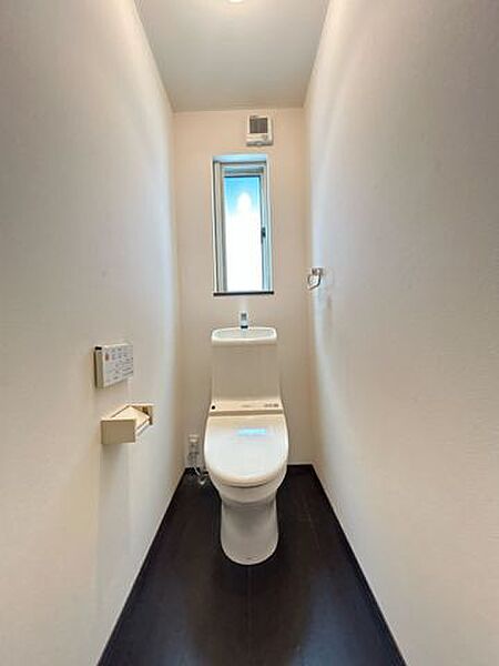 【リフォーム中】2階にもトイレを設置し、忙しい朝や夜間も安心。各居室からアクセスしやすく、暮らしの快適性を高めています。