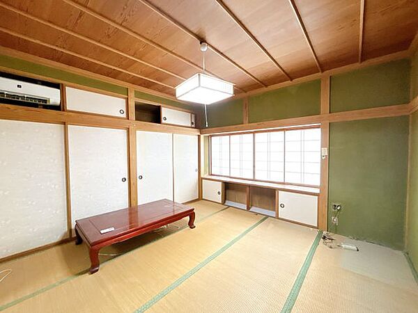 【1F西側8帖和室】1F西側8帖和室の写真になります。