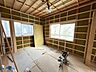 子供部屋：【リフォーム中/2F6帖洋室】2F北東側6帖洋室の写真になります。和室を洋室へとリフォームいたします。クロスの張替、建具交換、フローリング仕上げ等を行います。
