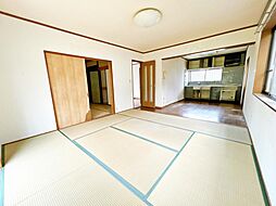 長浜市法楽寺町　戸建て 5DKのリビング/ダイニング