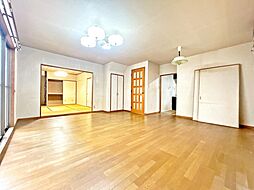 彦根市大藪町　戸建て 4LDKのリビング/ダイニング