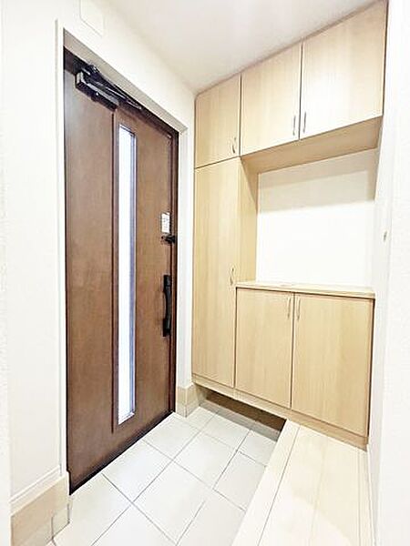 【現況販売】玄関内部写真