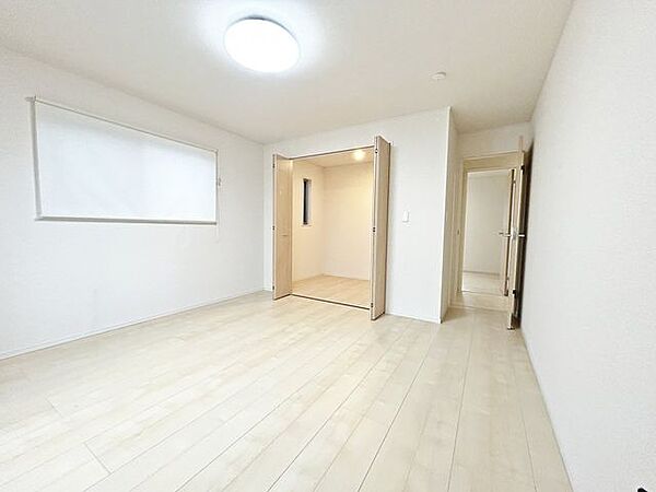 【現況販売】洋室南側8.5帖写真