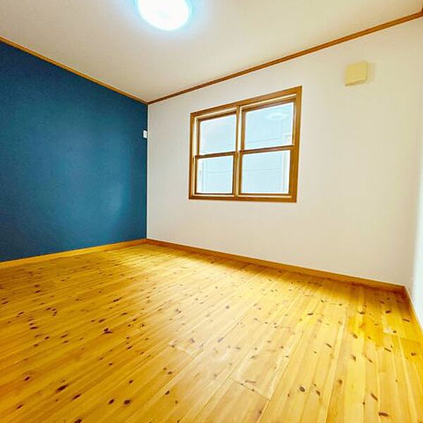 【リフォーム済】2階北側6帖洋室写真