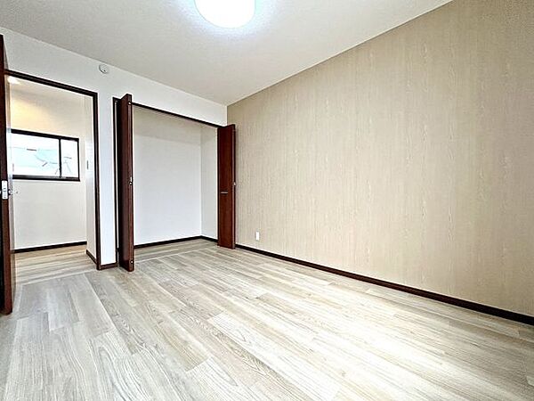 【リフォーム済】2階洋室写真