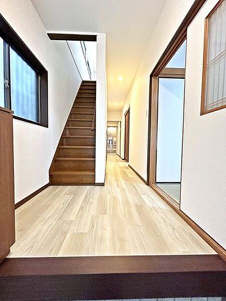 【リフォーム済】玄関内観写真