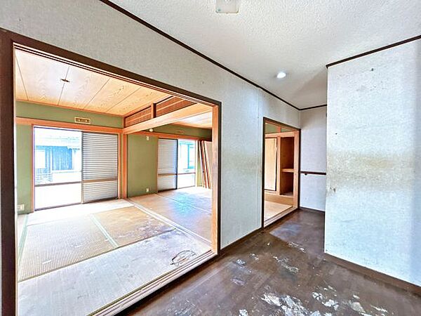 住宅ローンで購入予定のお客様。ローンのご相談は弊社スタッフにお任せ下さい。初めてのローンで不安な方、他の借り入れで不安な方もお気軽にご相談下さい。一緒にマイホームの夢を叶えましょう。