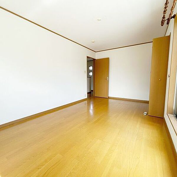 【リフォーム中】2階南側洋室写真